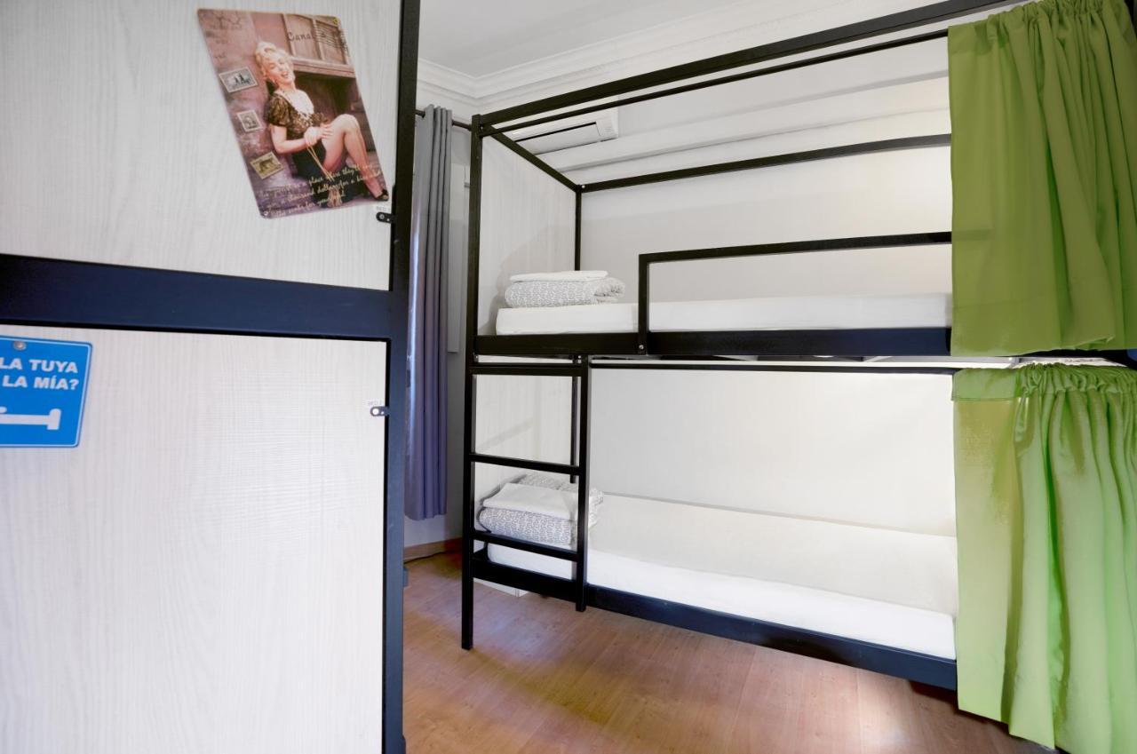 Wow Hostel Барселона Экстерьер фото