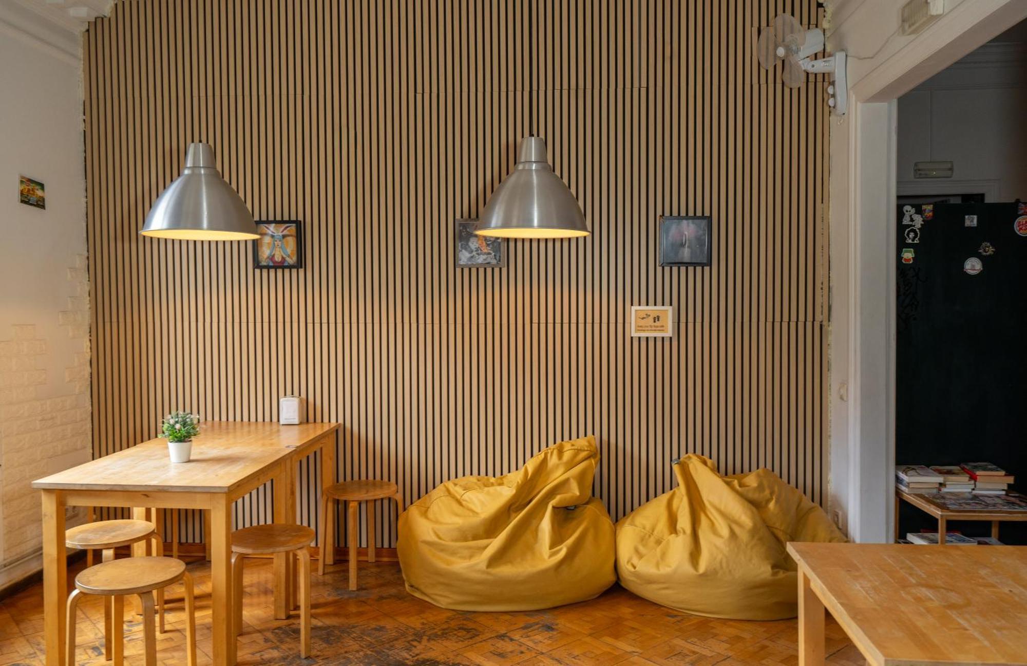 Wow Hostel Барселона Экстерьер фото
