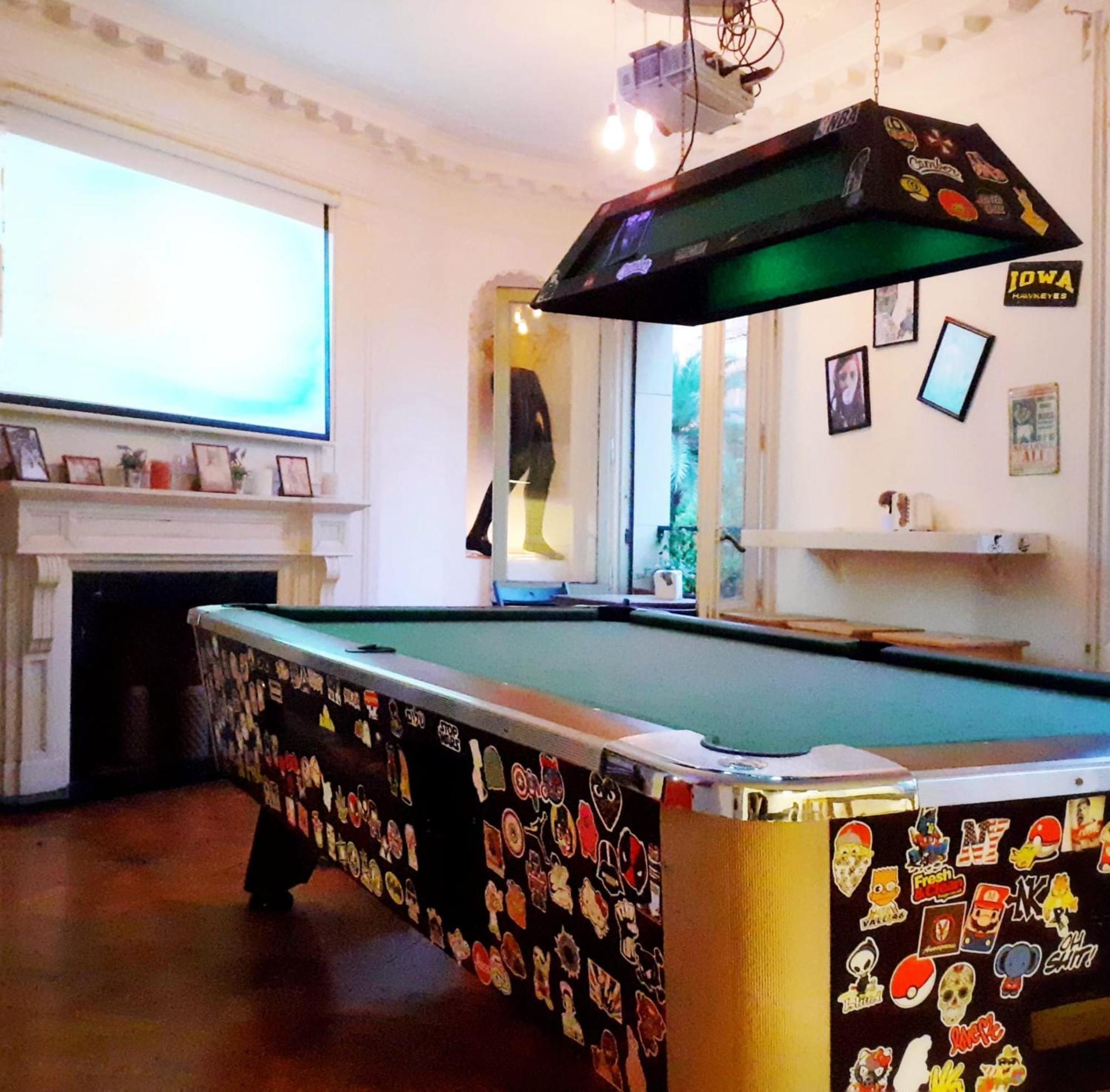 Wow Hostel Барселона Экстерьер фото
